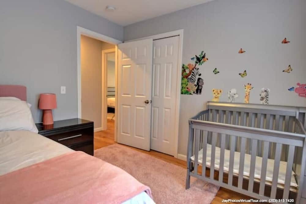 Photo of Bedroom in Webster Square