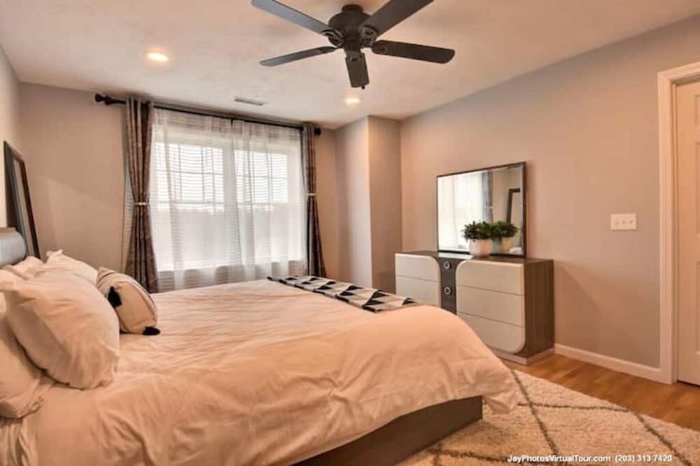 Photo of Bedroom in Webster Square