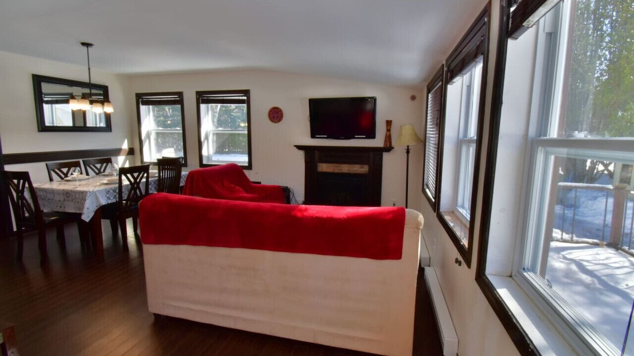 Photo of Livingroom in Sainte-Lucie-des-Laurentides