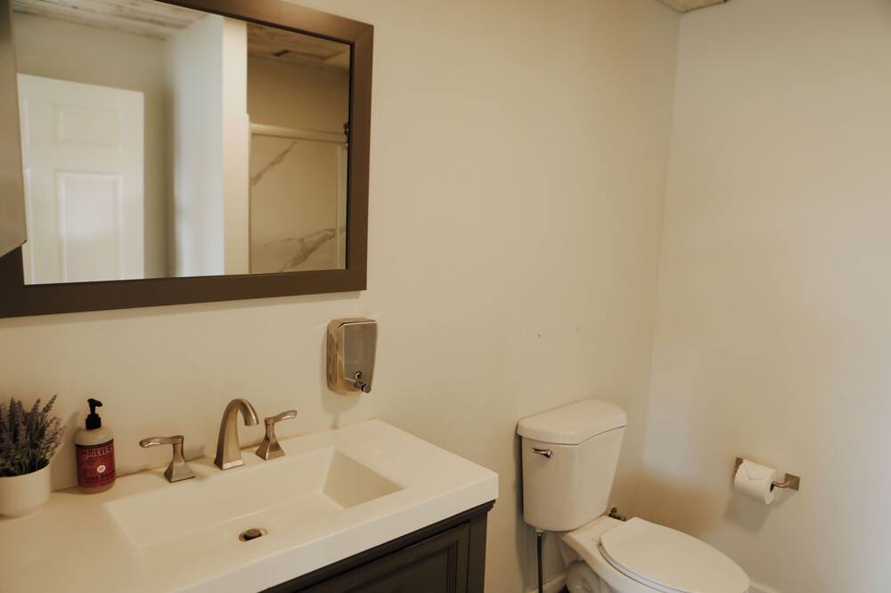Photo of Bathroom in Jayhawk