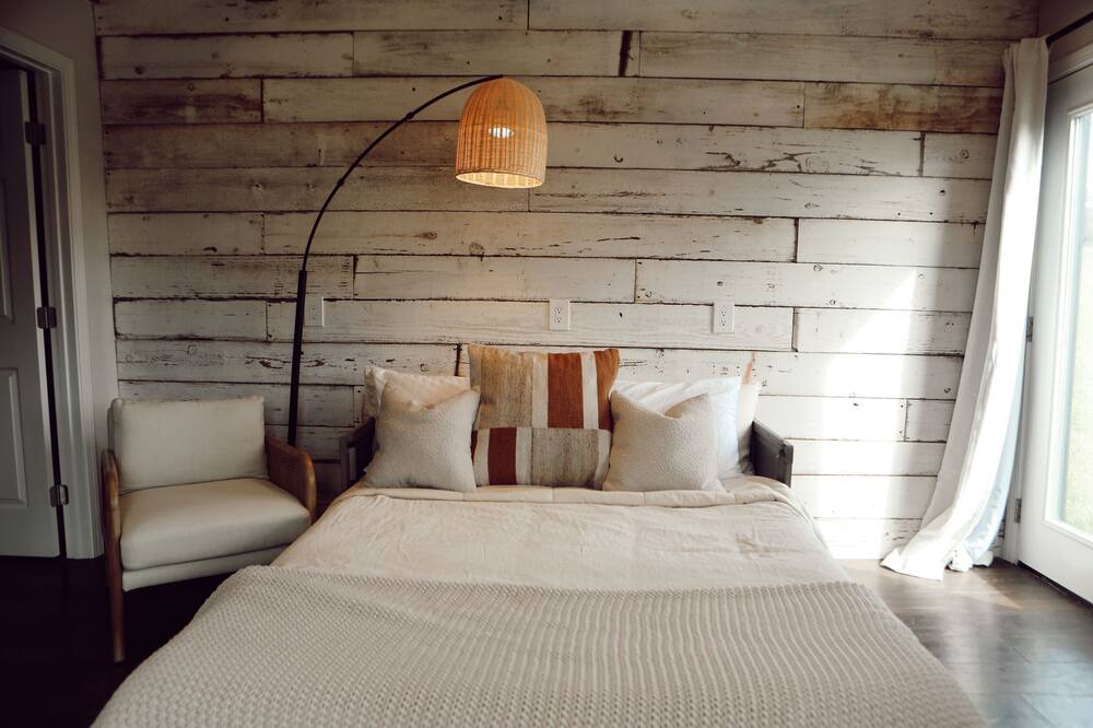 Photo of Bedroom in Jayhawk
