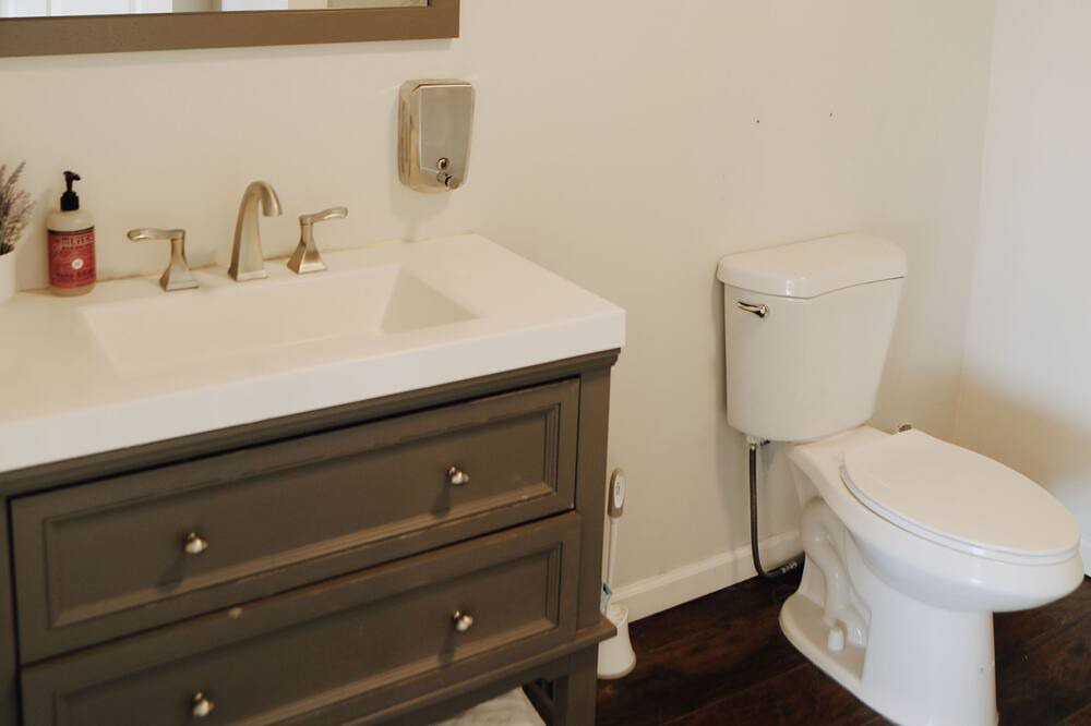Photo of Bathroom in Jayhawk
