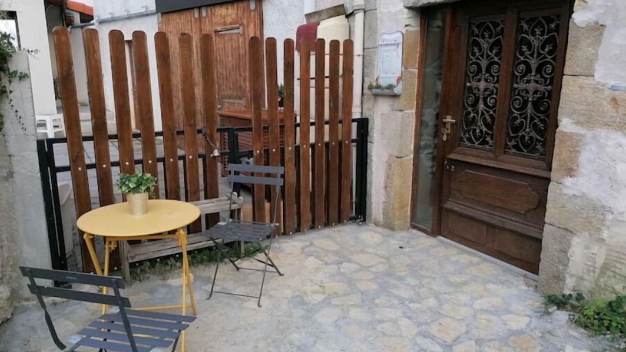 Photo of Outdoor in Busseol