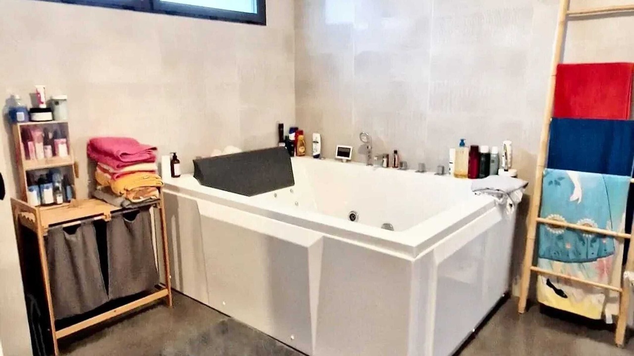 Photo of Bathroom in Clamart