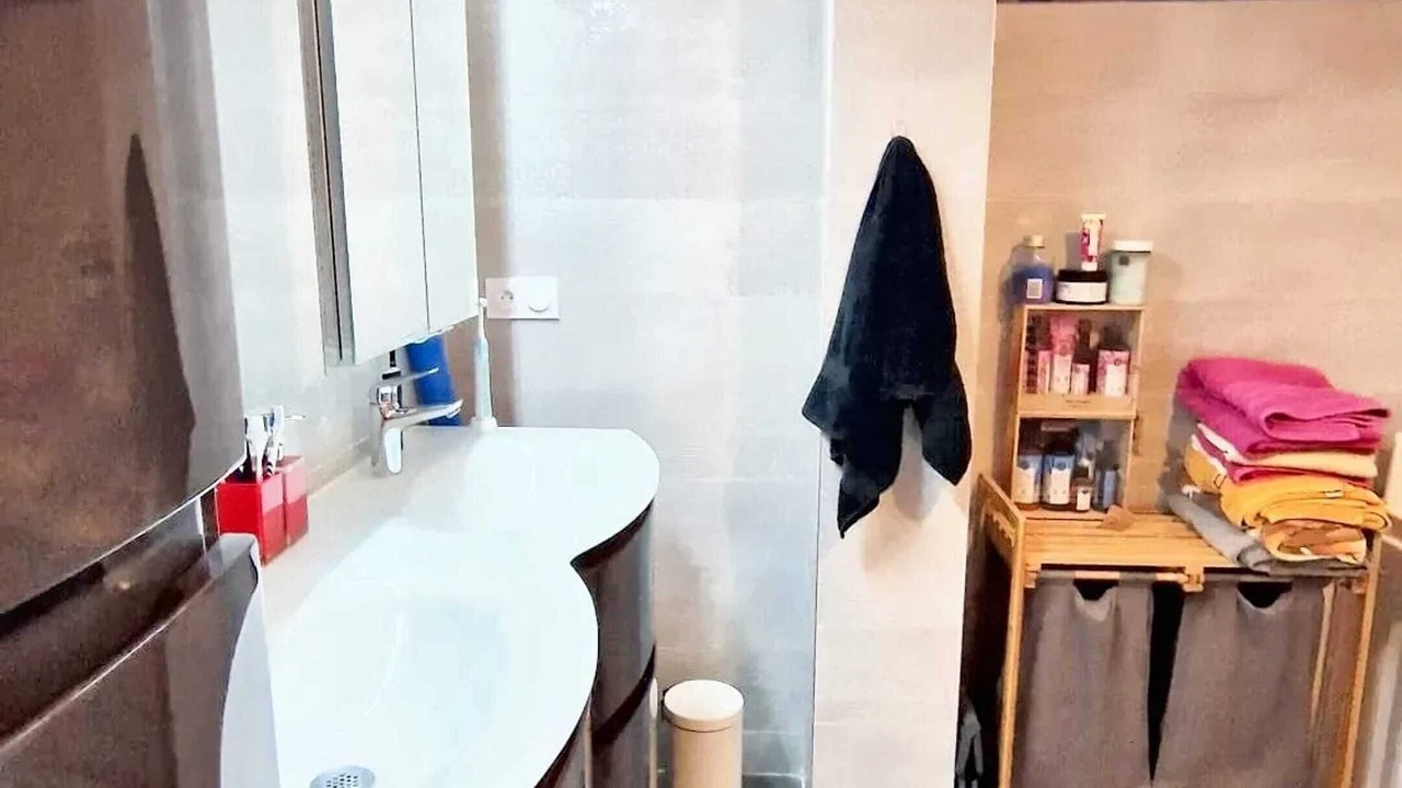 Photo of Bathroom in Clamart