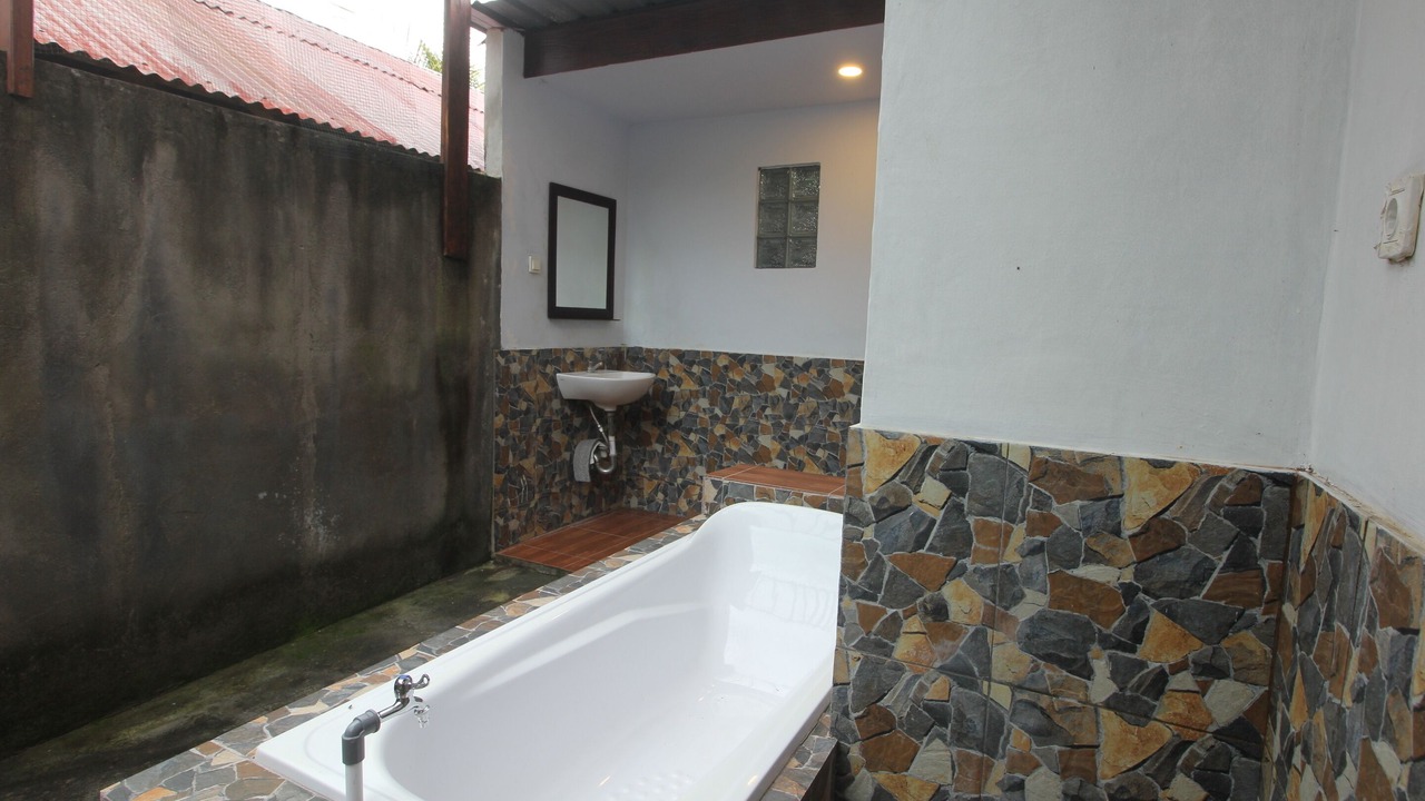 Photo of Bathroom in Banyuasri