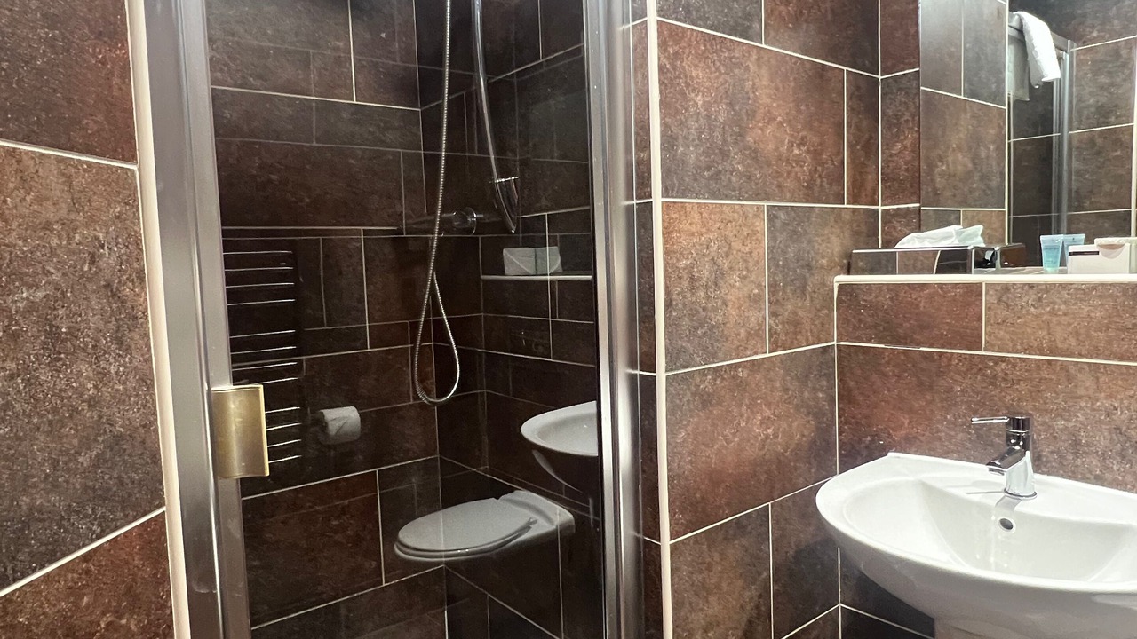 Photo of Bathroom in Kenilworth