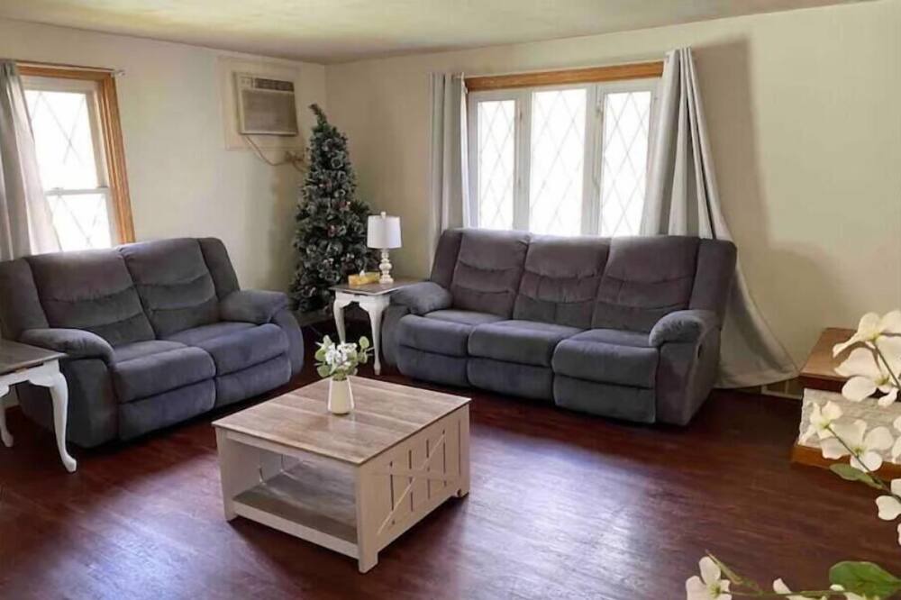 Photo of Livingroom in Johnstown