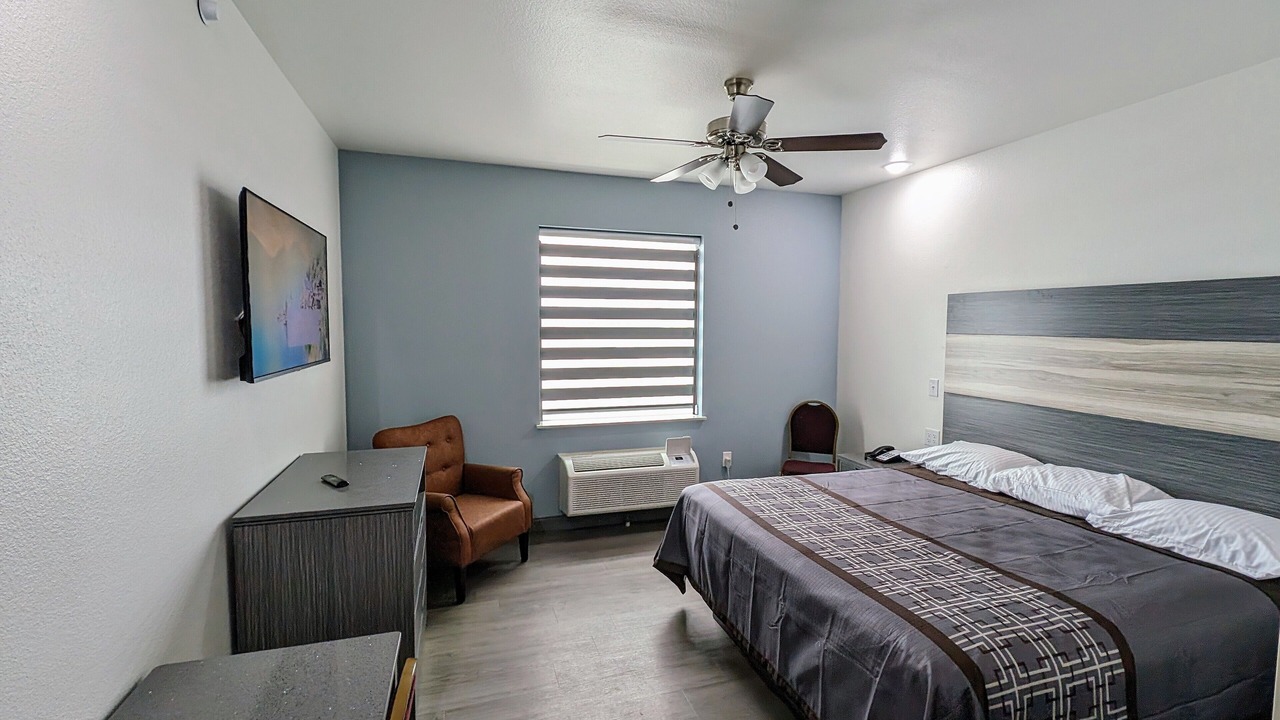 Photo of Bedroom in McNeil