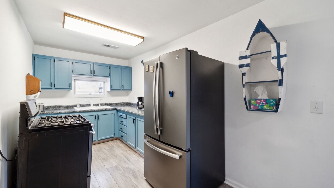 Photo of Kitchen in Channel Lake