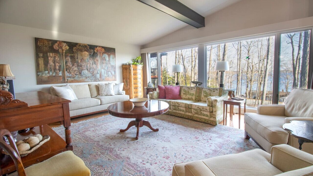 Photo of Livingroom in Penetanguishene