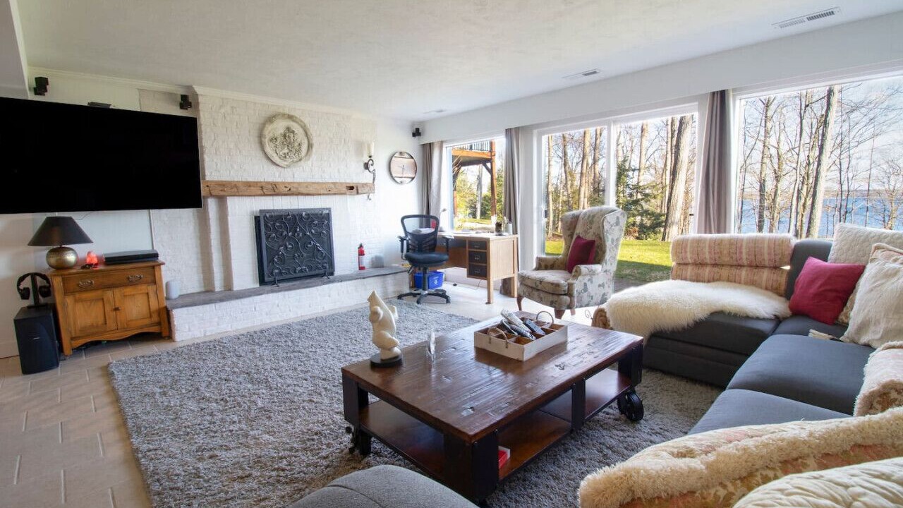 Photo of Livingroom in Penetanguishene
