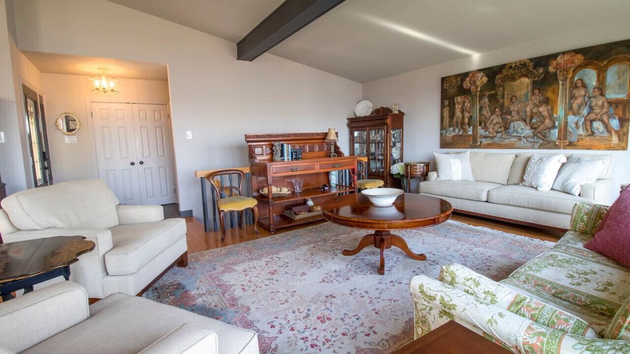 Photo of Livingroom in Penetanguishene