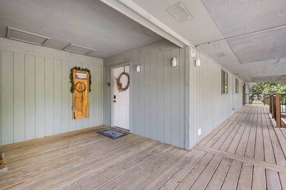 Photo of Others in Notch Estates