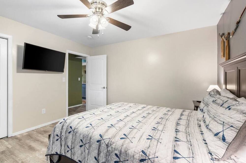 Photo of Others in Notch Estates