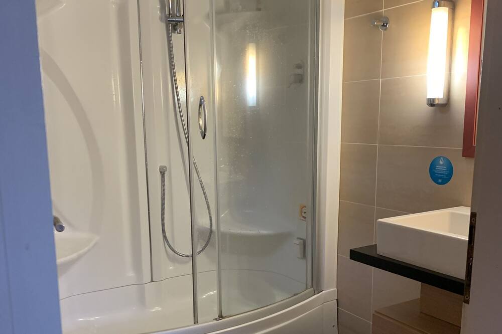 Photo of Bathroom in Chaumont-sur-Tharonne