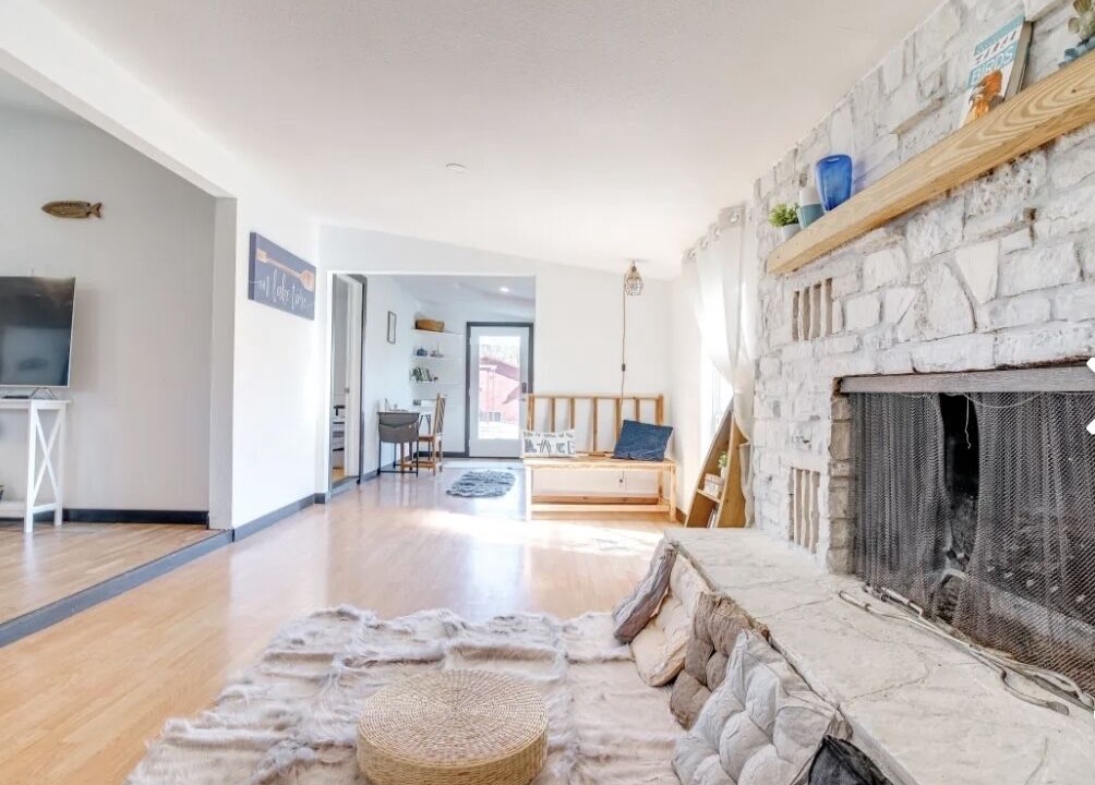 Photo of Livingroom in Silver Creek Village