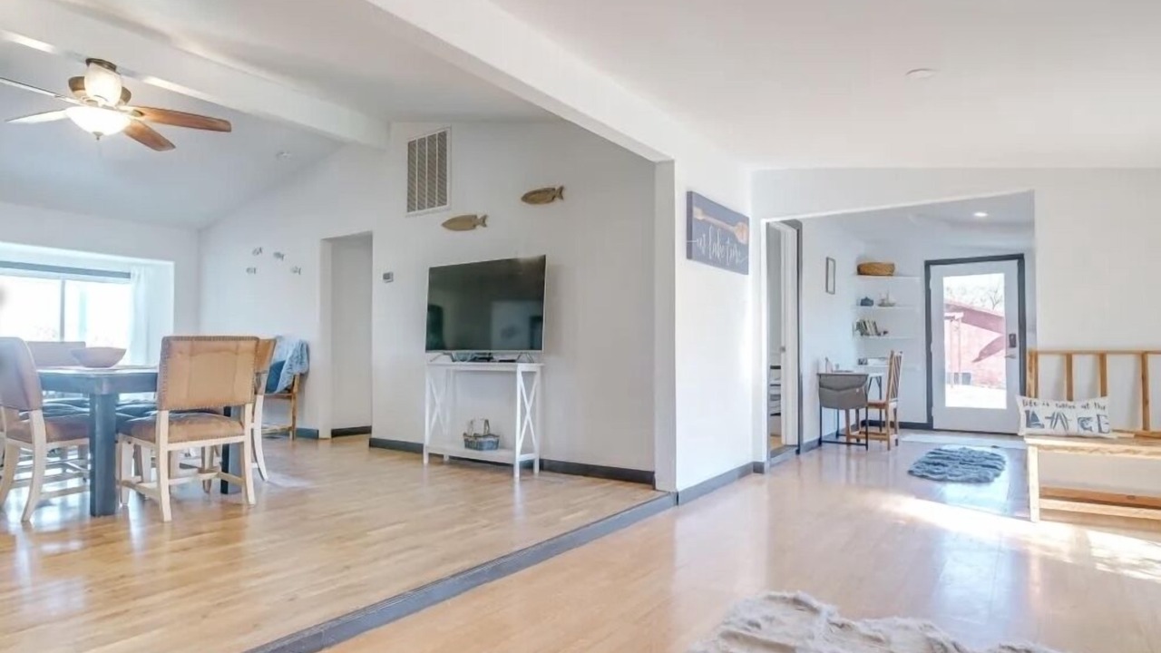 Photo of Livingroom in Silver Creek Village