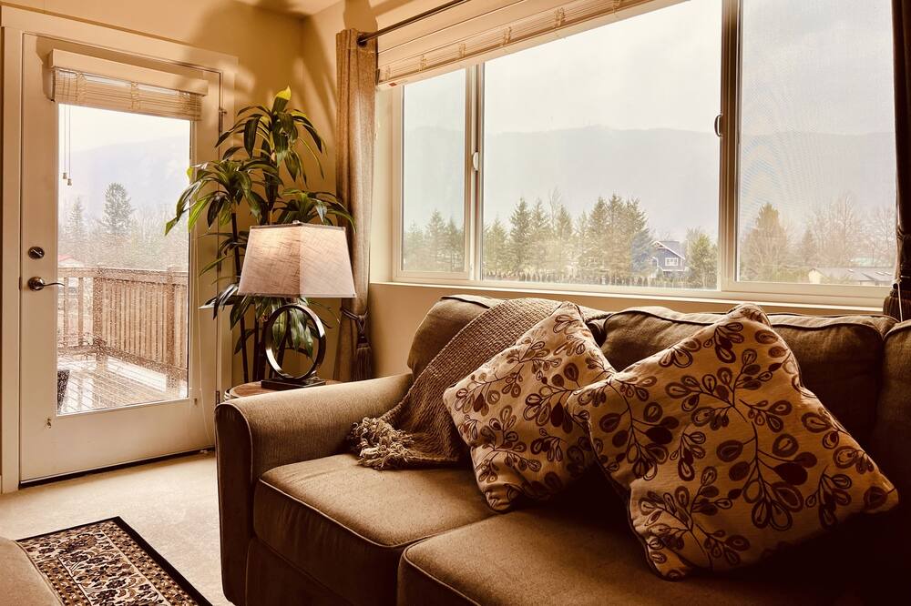 Photo of Livingroom in North Bend