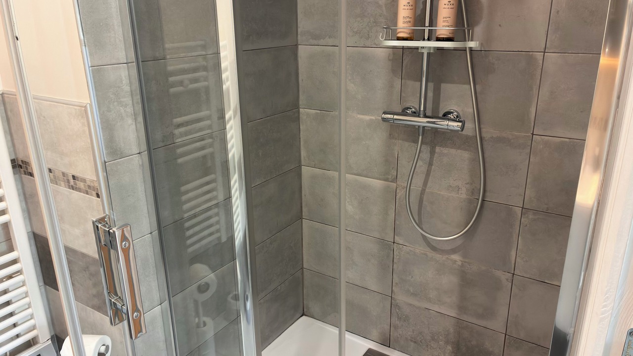 Photo of Bathroom in Tracy-sur-Mer