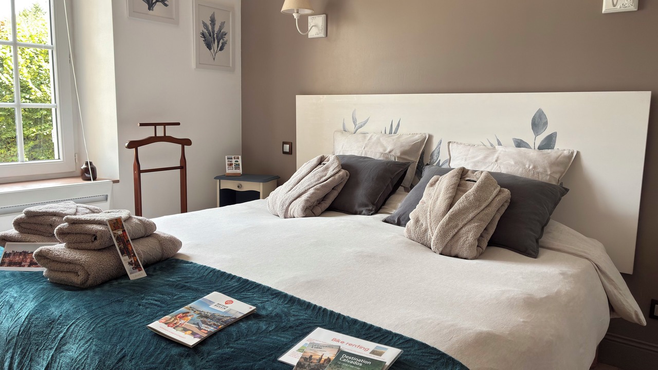 Photo of Bedroom in Tracy-sur-Mer