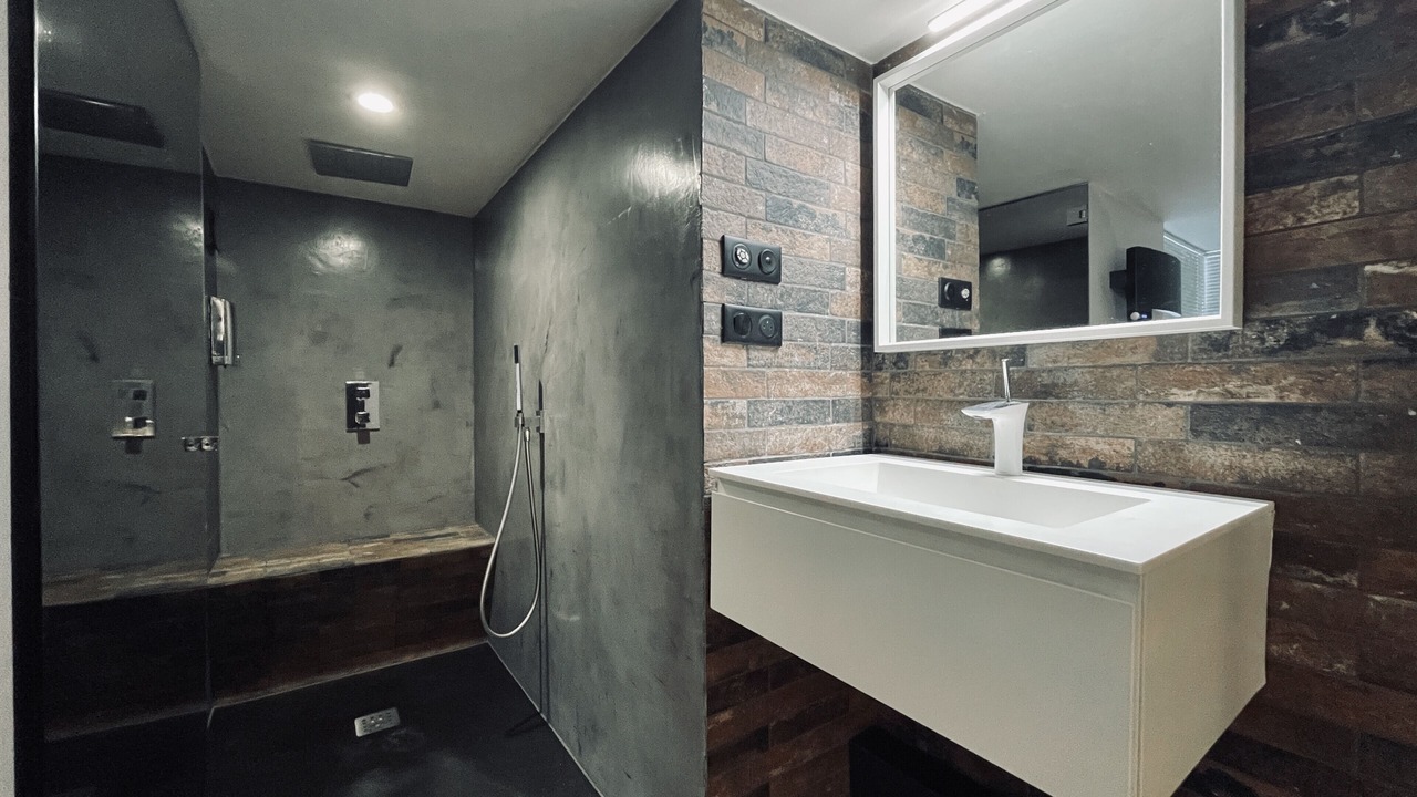 Photo of Others in Quartier Exposition-Bajatiere