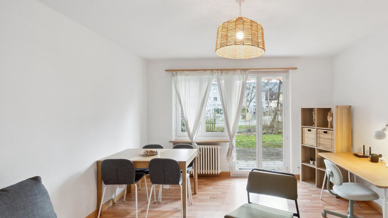 Photo of Livingroom in Center