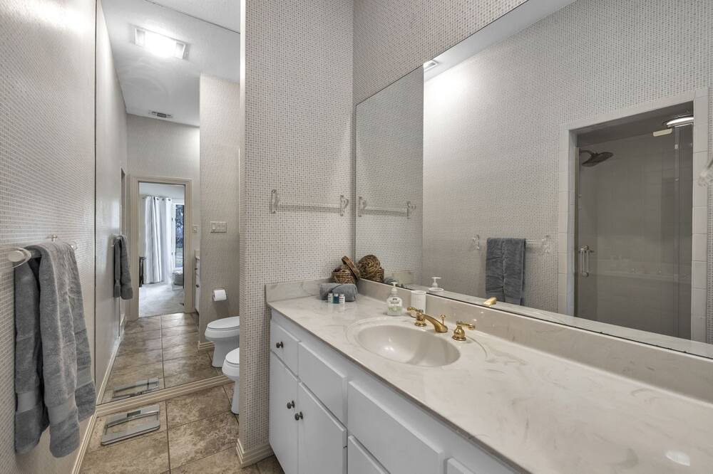 Photo of Bathroom in The Estates Above Lost Creek