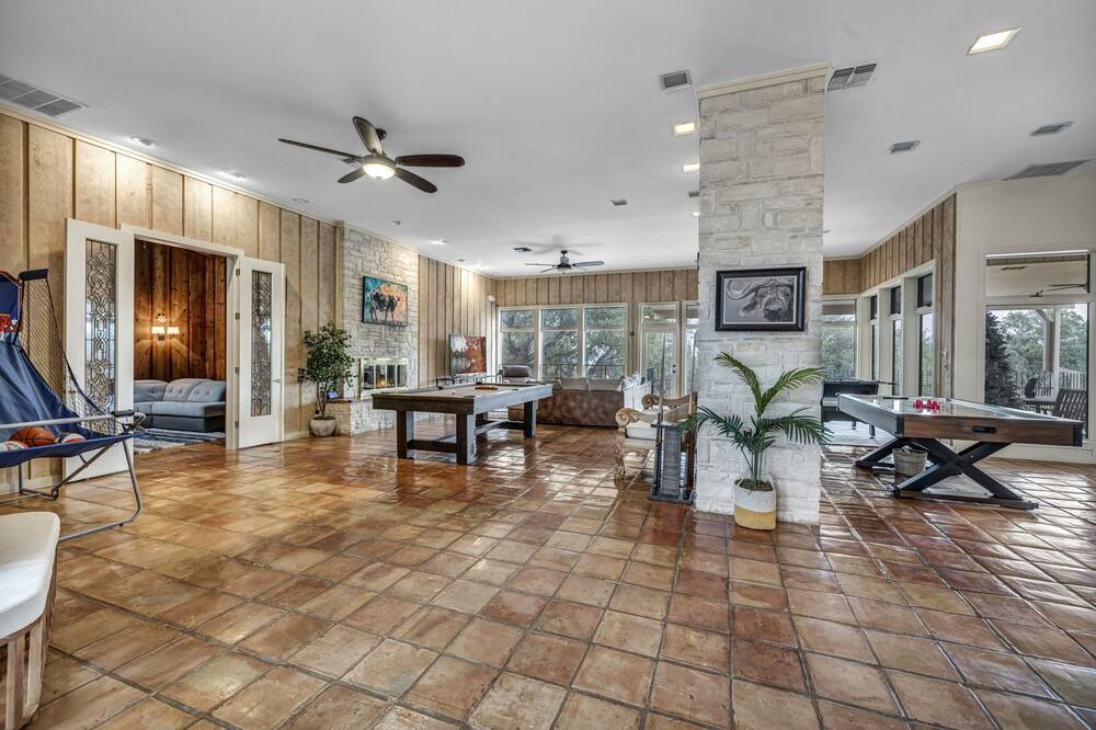 Photo of Others in The Estates Above Lost Creek