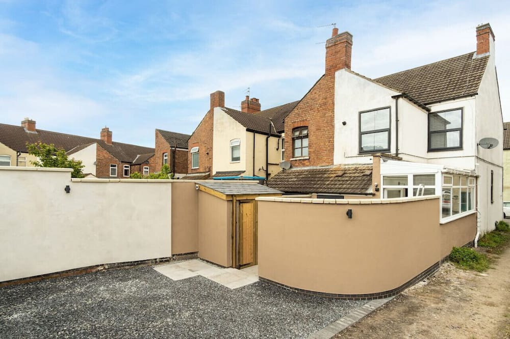 Photo of Others in Coalville