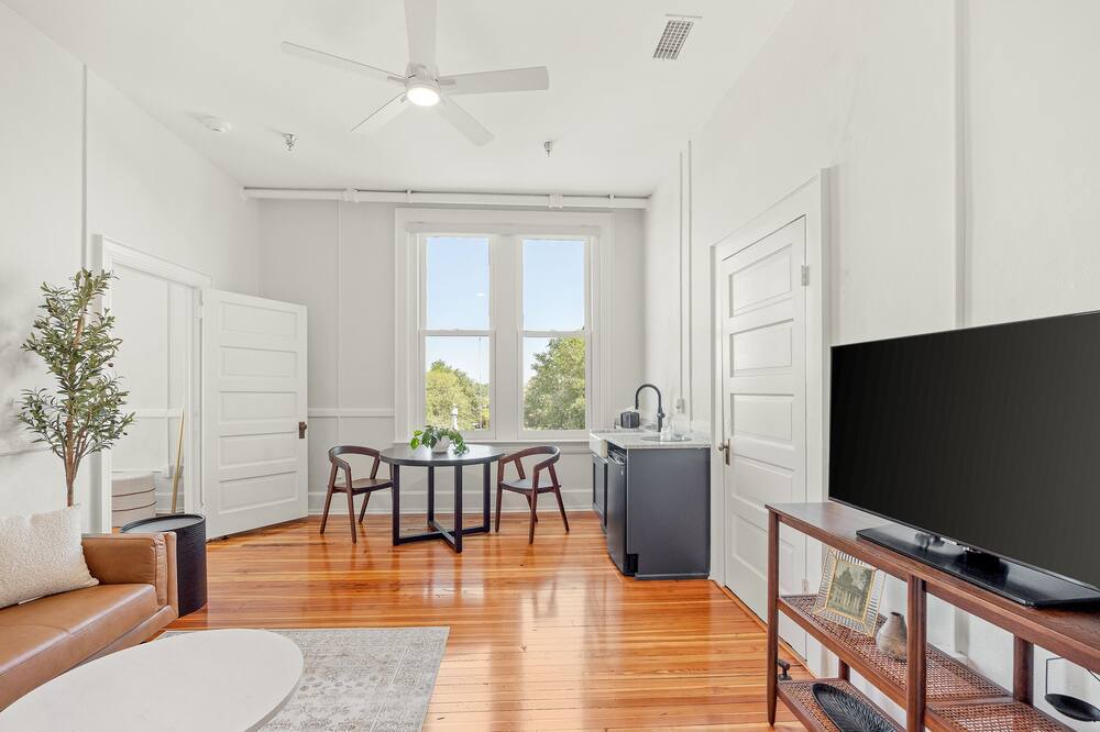 Photo of Livingroom in Valdosta