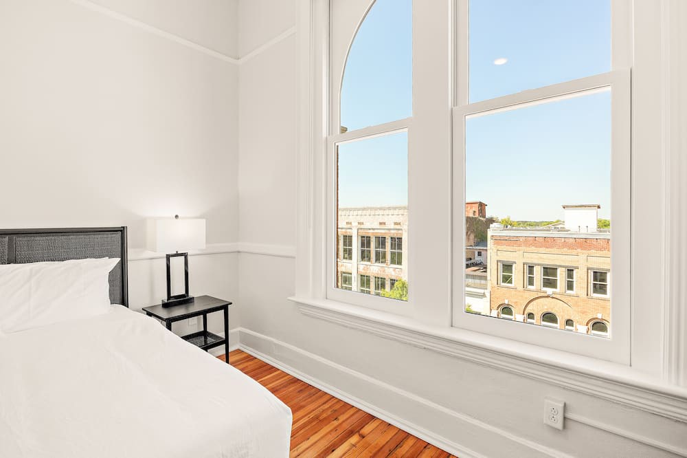 Photo of Bedroom in Valdosta