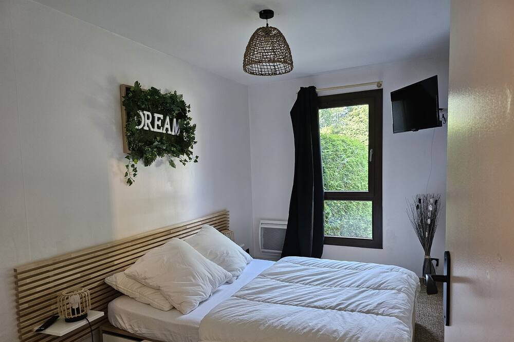 Photo of Bedroom in Cran-Gevrier