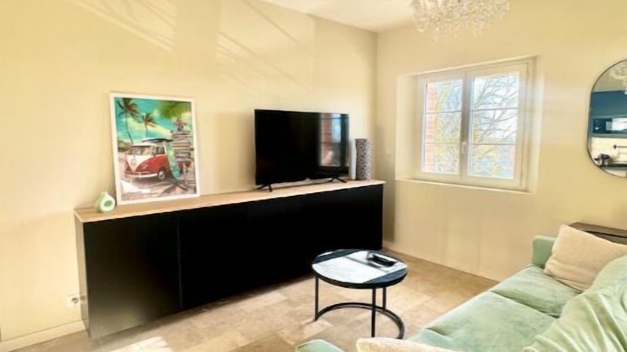 Photo of Others in Lux