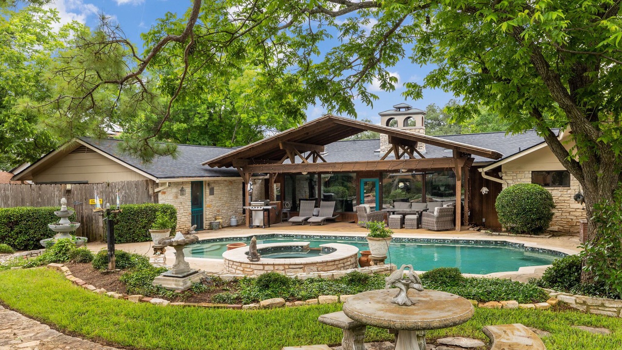 Photo of Outdoor in McNeil