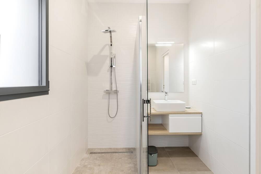 Photo of Bathroom in Dol-de-Bretagne