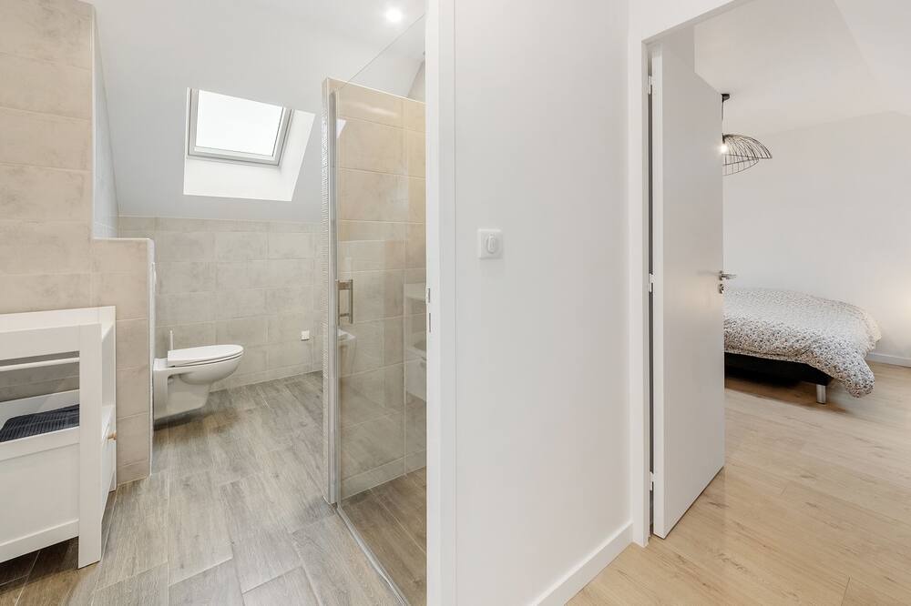 Photo of Bathroom in Dol-de-Bretagne