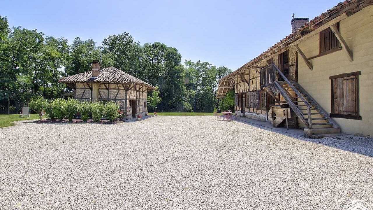 Photo of Outdoor in Beaupont