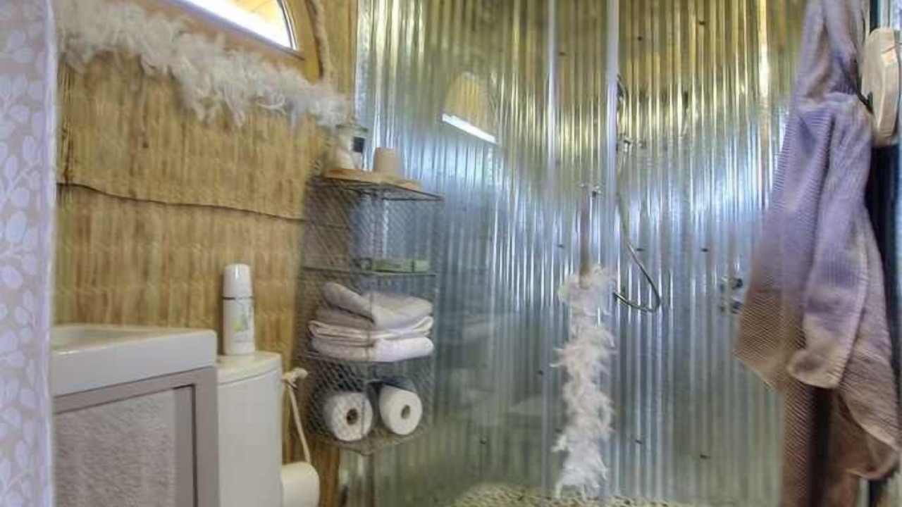 Photo of Others in Beny