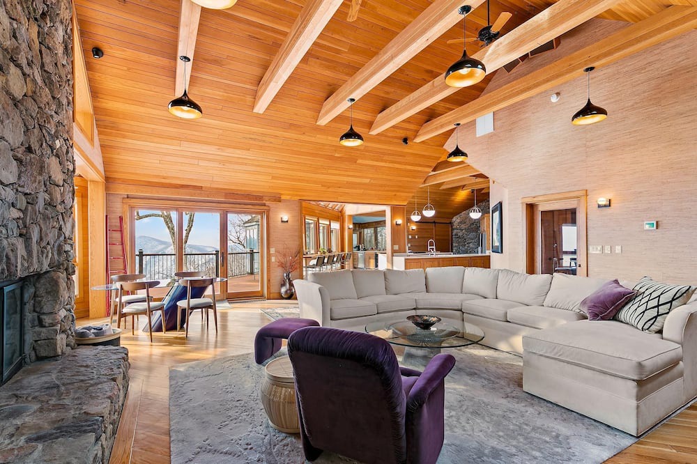 Photo of Livingroom in Roseland