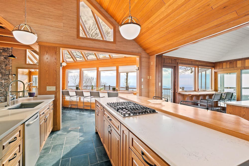 Photo of Kitchen in Roseland