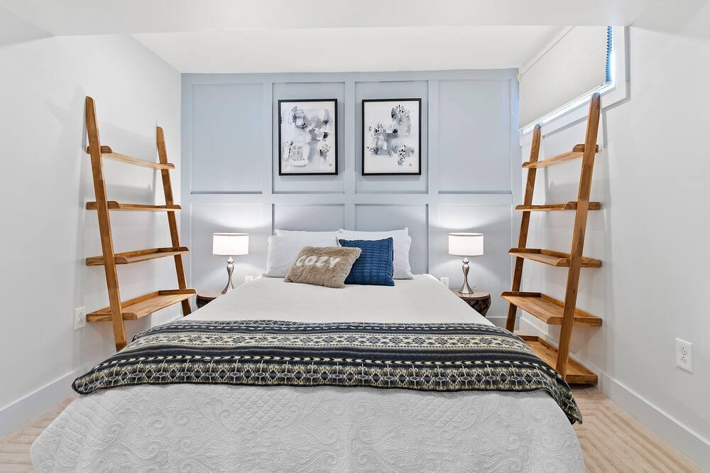 Photo of Bedroom in Roseland