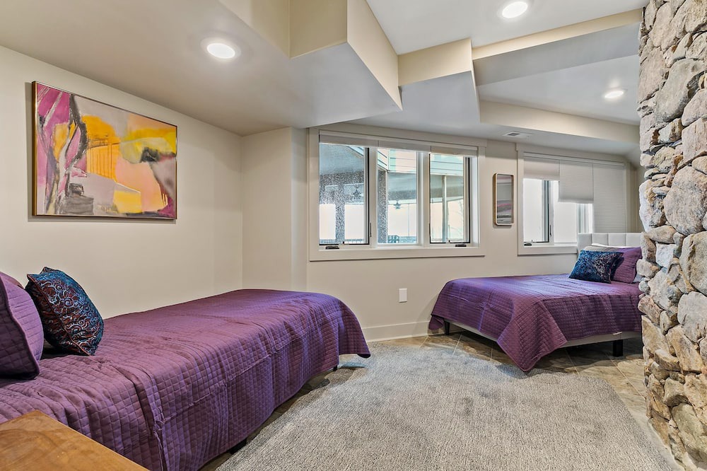 Photo of Bedroom in Roseland