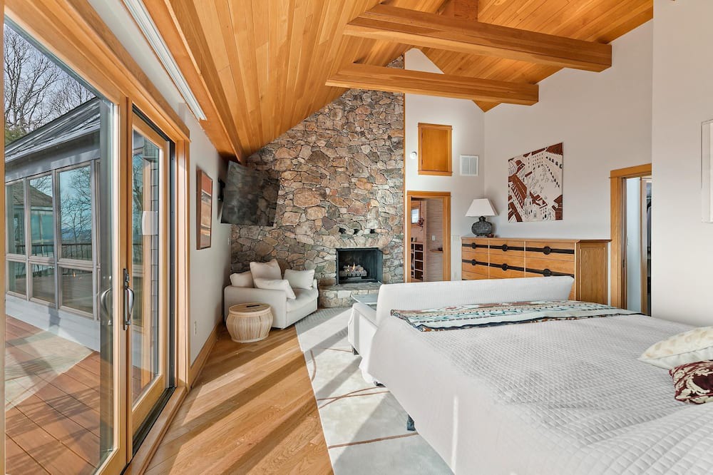 Photo of Bedroom in Roseland