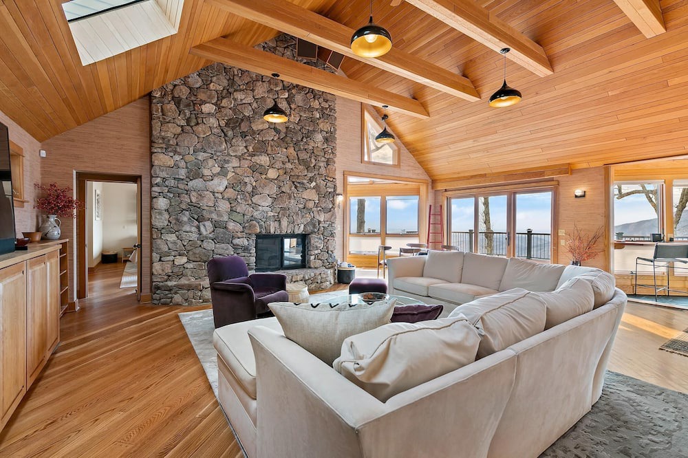 Photo of Livingroom in Roseland
