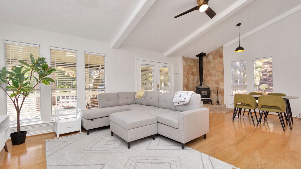 Photo of Livingroom in Montgomery