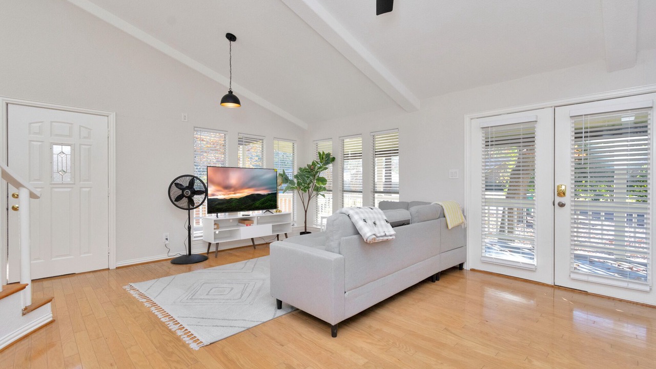 Photo of Livingroom in Montgomery