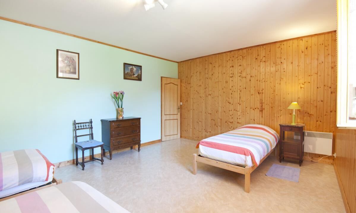 Photo of Others in Poncin