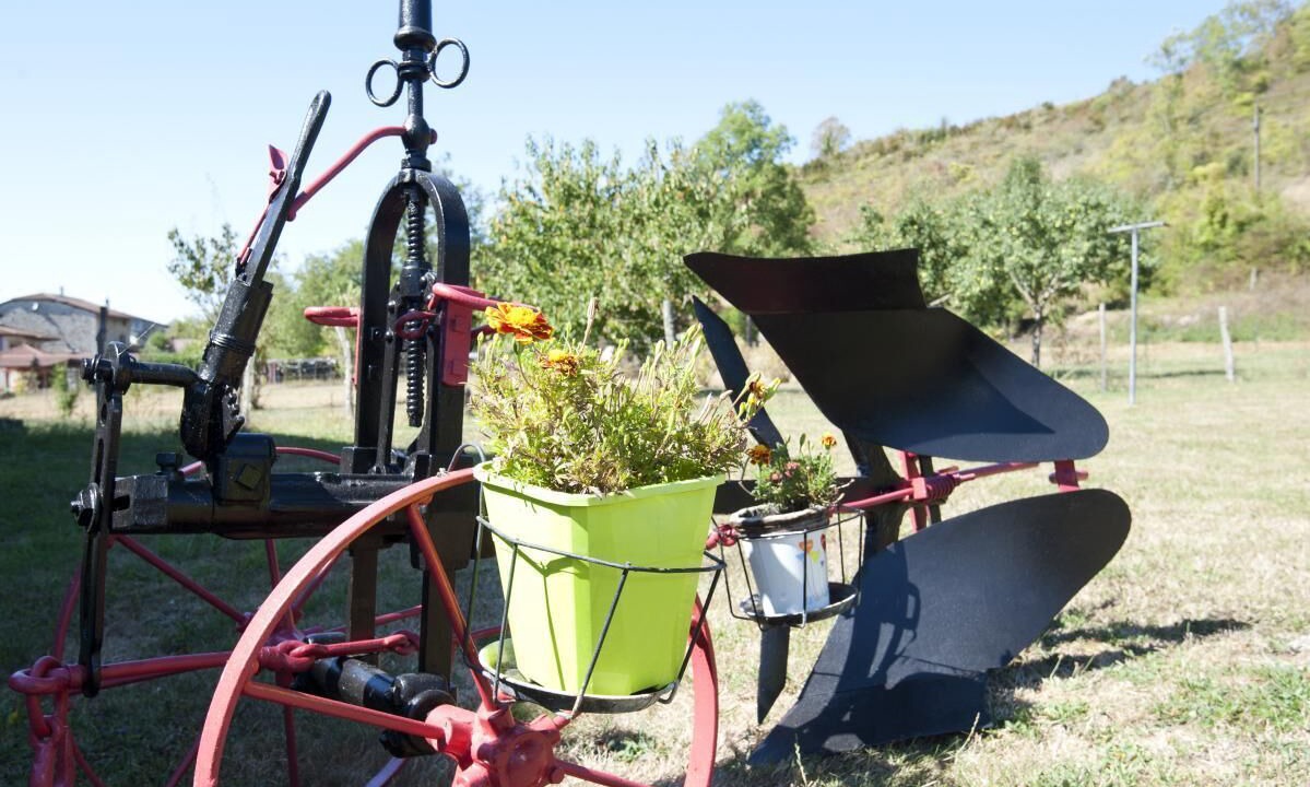 Photo of Others in Poncin