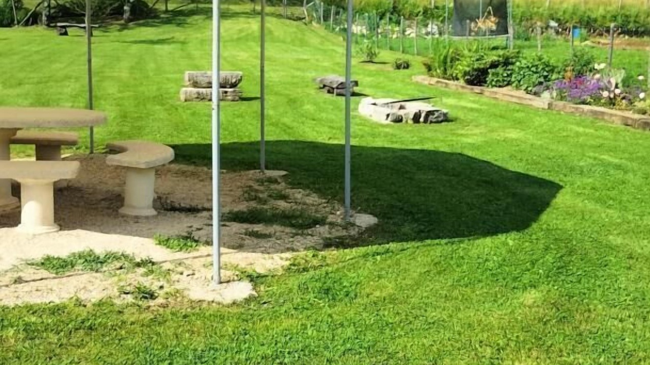 Photo of Outdoor in Poncin